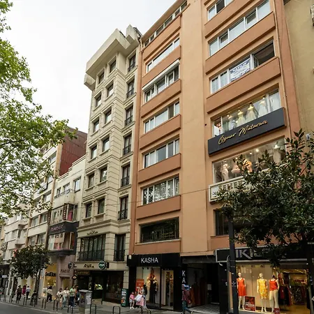 Sevim Nisantasi Rumeli * Istanbul