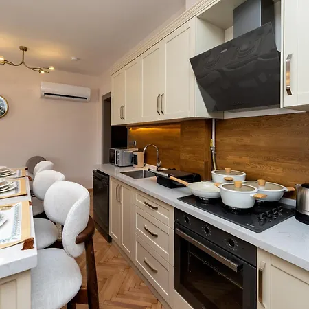 Sevim Nisantasi Rumeli * Istanbulská provincie